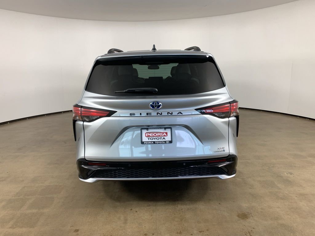 Used 2021 Toyota Sienna XSE w/ XSE Plus Package image 10