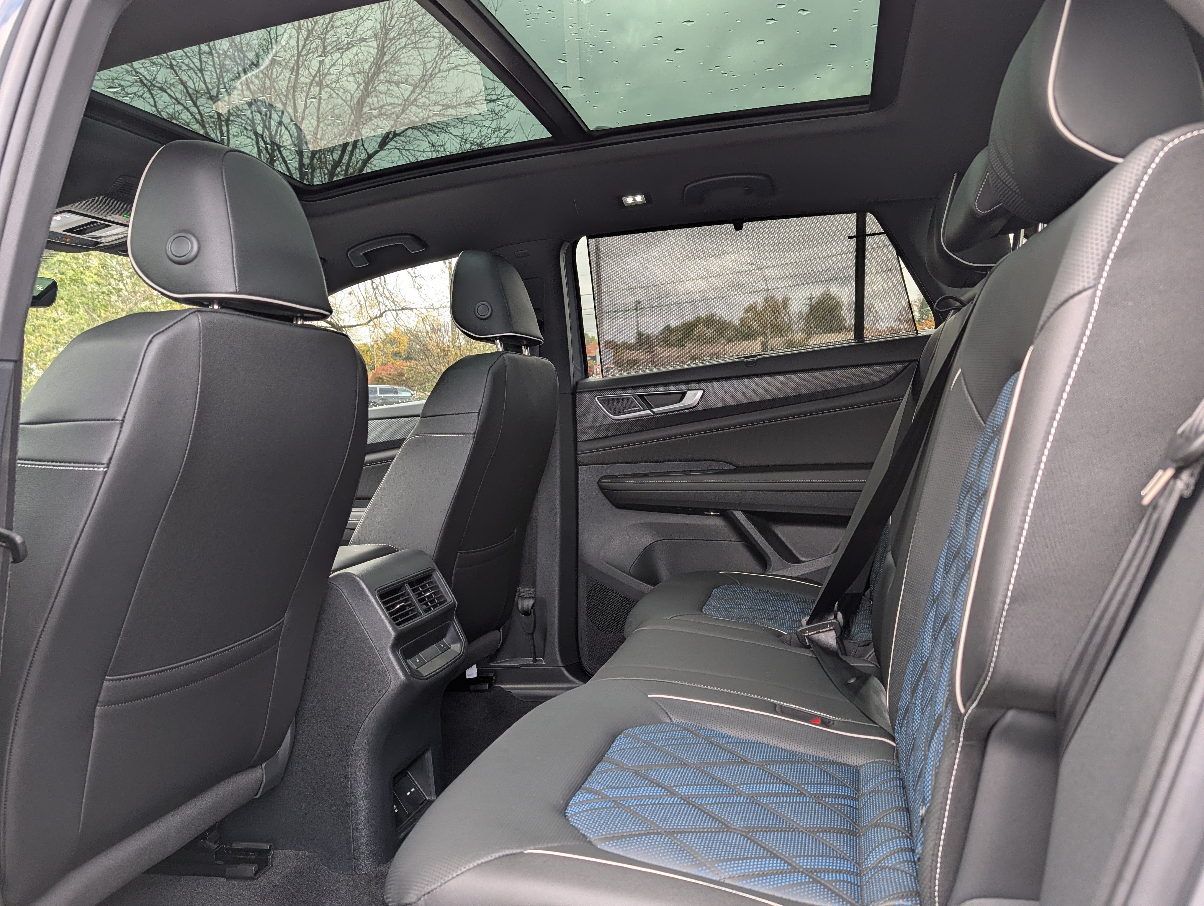 New 2026 Volkswagen Atlas Cross Sport SEL Premium R-Line AWD/4WD image 6