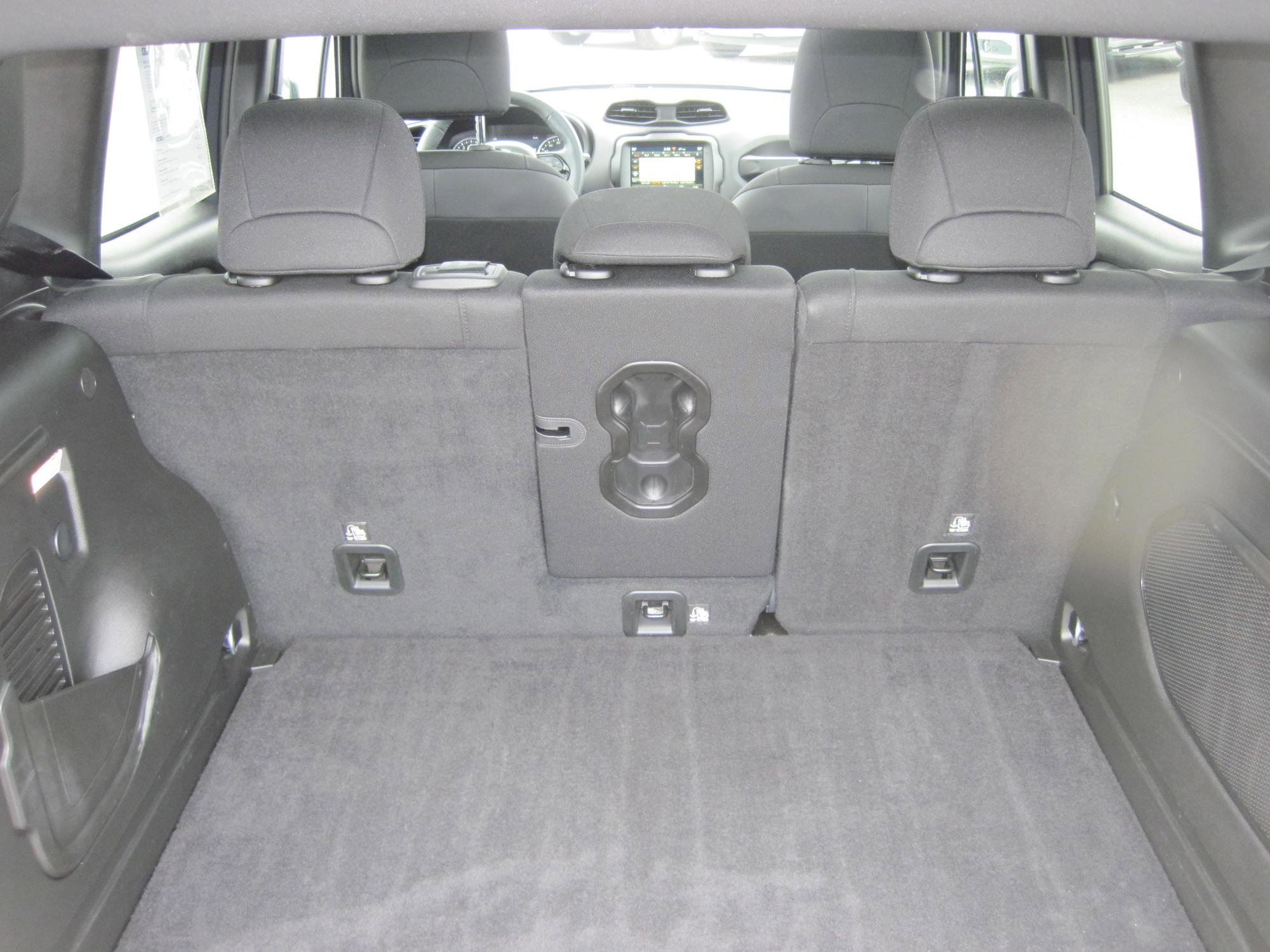 Used 2022 Jeep Renegade Altitude w/ Sun/Sound Group image 6