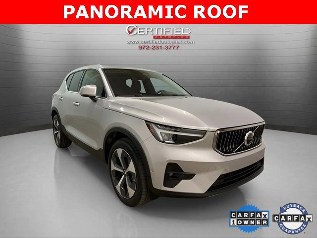 Used 2025 Volvo XC40 B5 Plus image 3