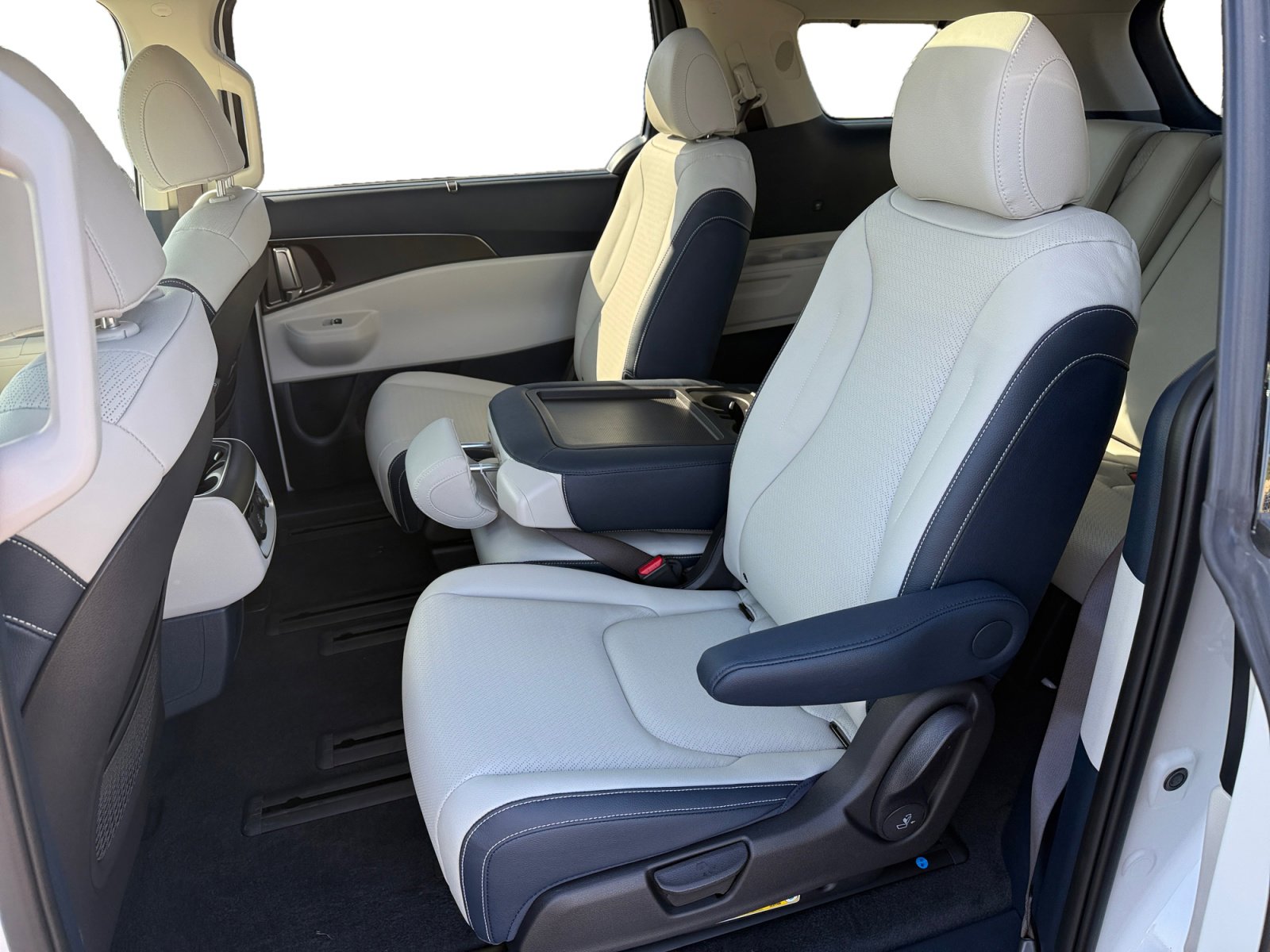 New 2026 Kia Carnival SX Prestige image 16