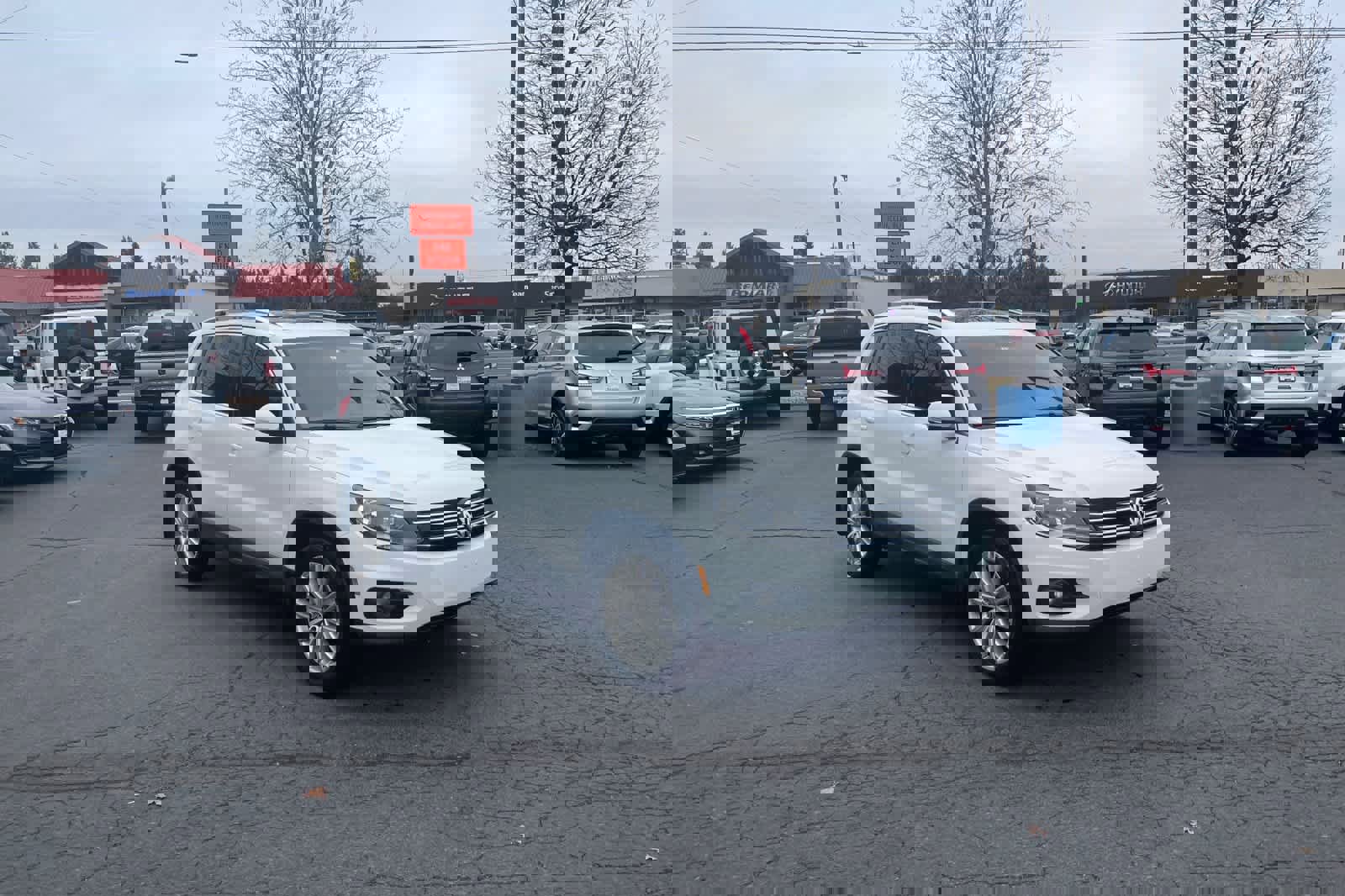 Used 2015 Volkswagen Tiguan SE image 9