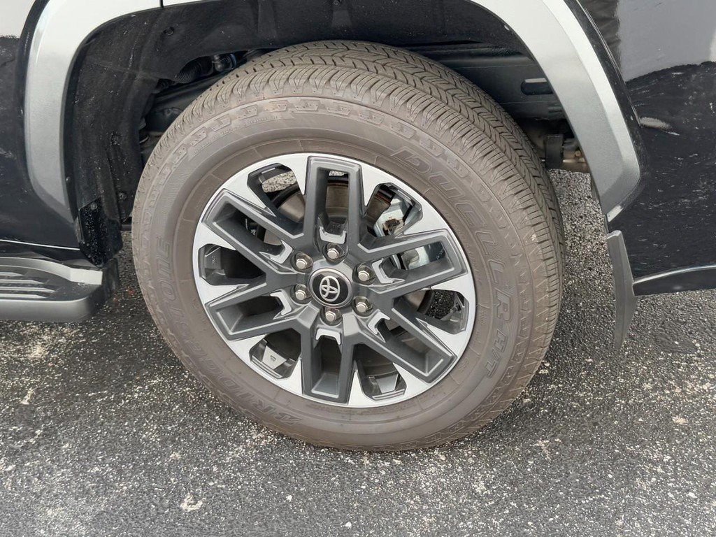 Used 2025 Toyota Sequoia 4WD image 5