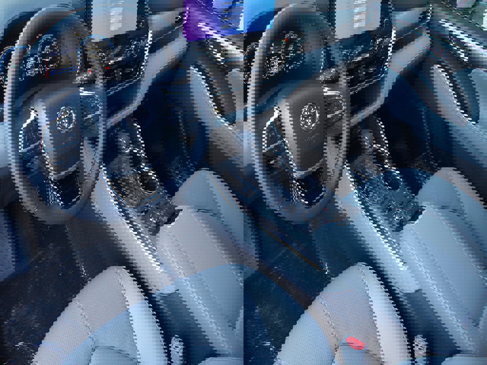 New 2026 Toyota Highlander Platinum image 2