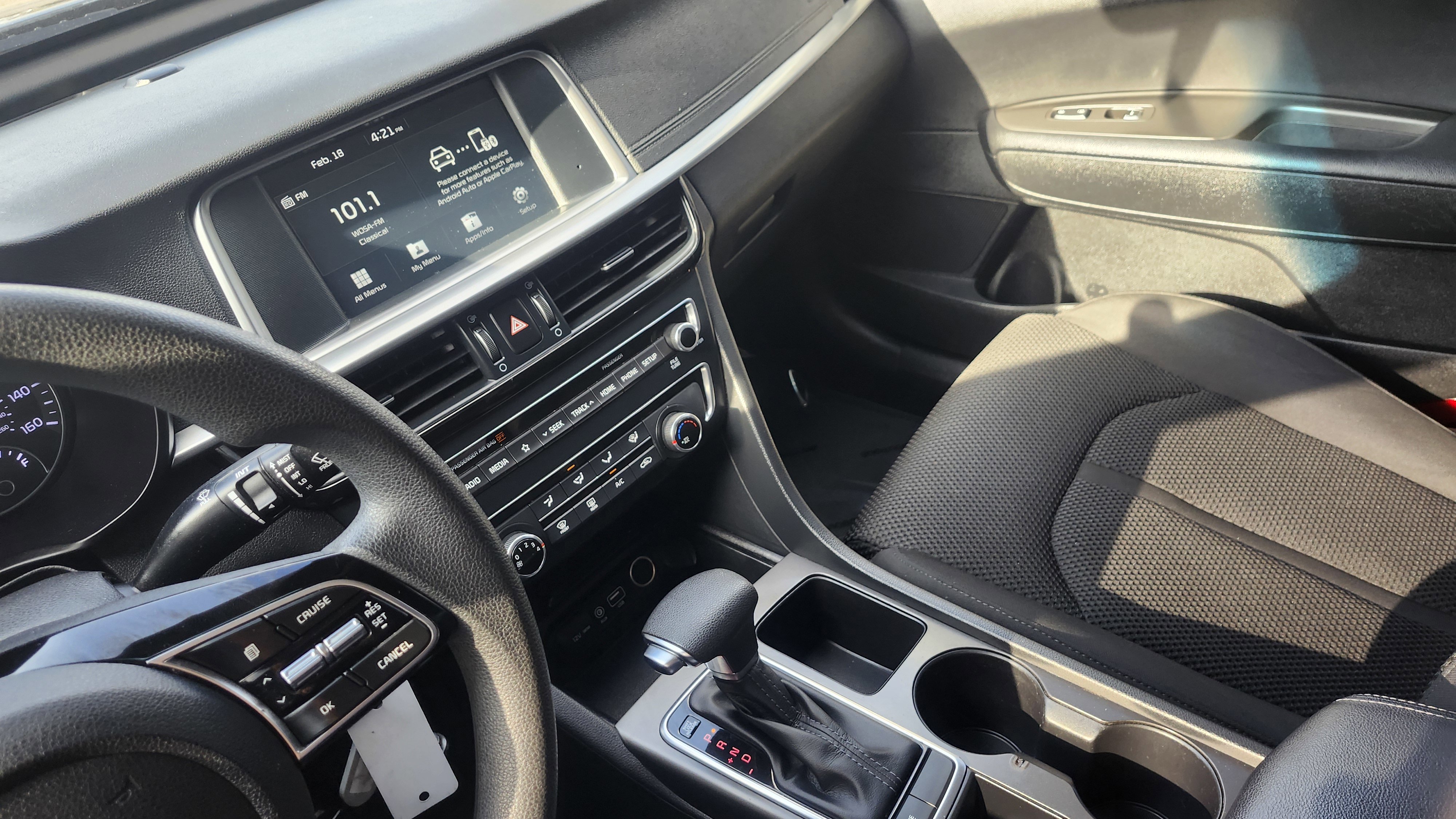 Used 2020 Kia Optima LX image 25