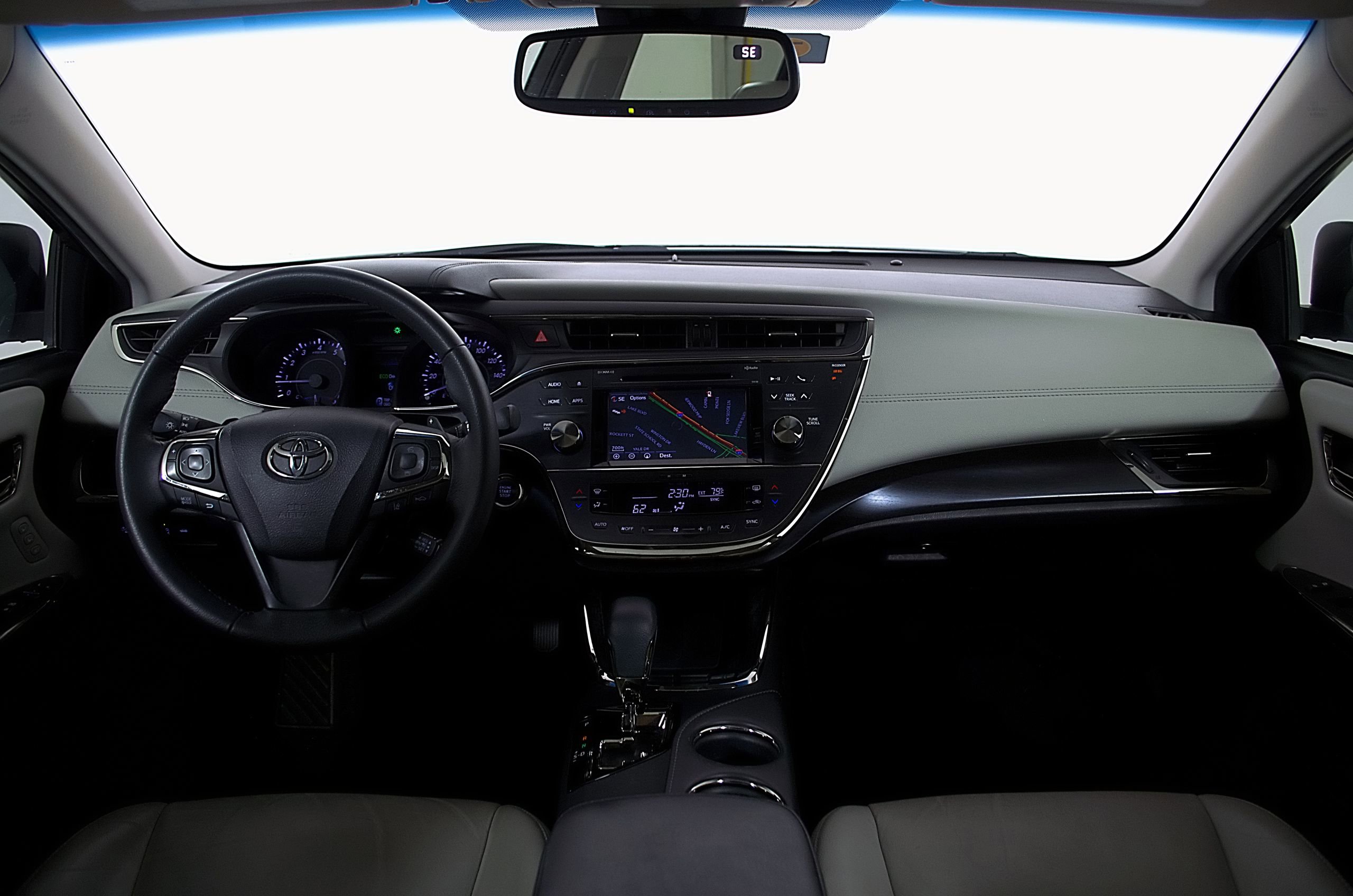 Used 2017 Toyota Avalon XLE Premium FWD image 25