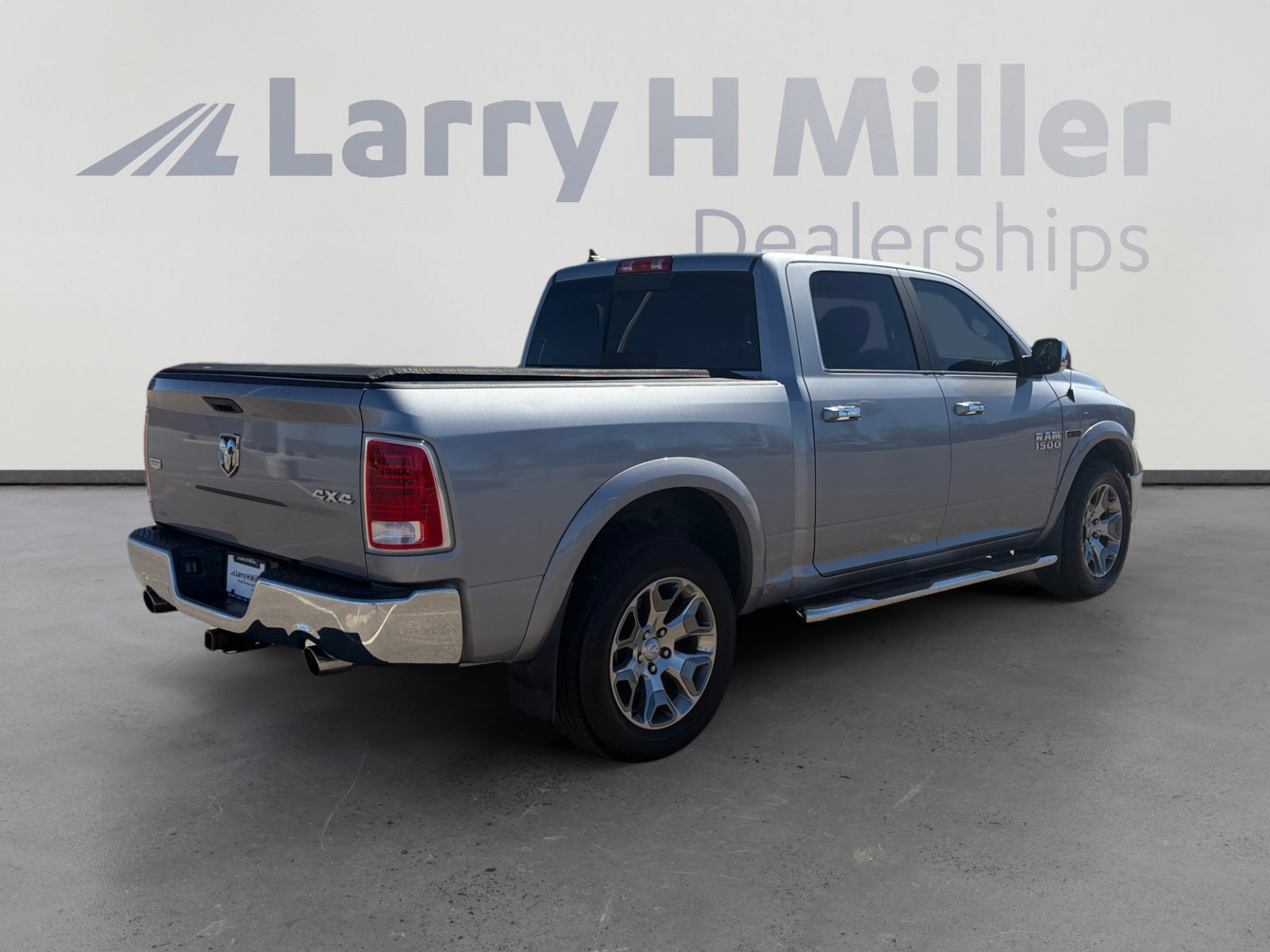 Used 2019 RAM 1500 Laramie w/ Convenience Group AWD/4WD image 6