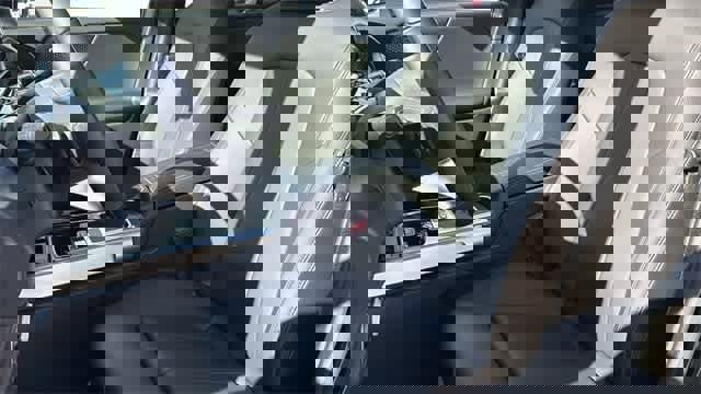 Certified 2025 Mercedes-Benz GLB 250 4MATIC image 27