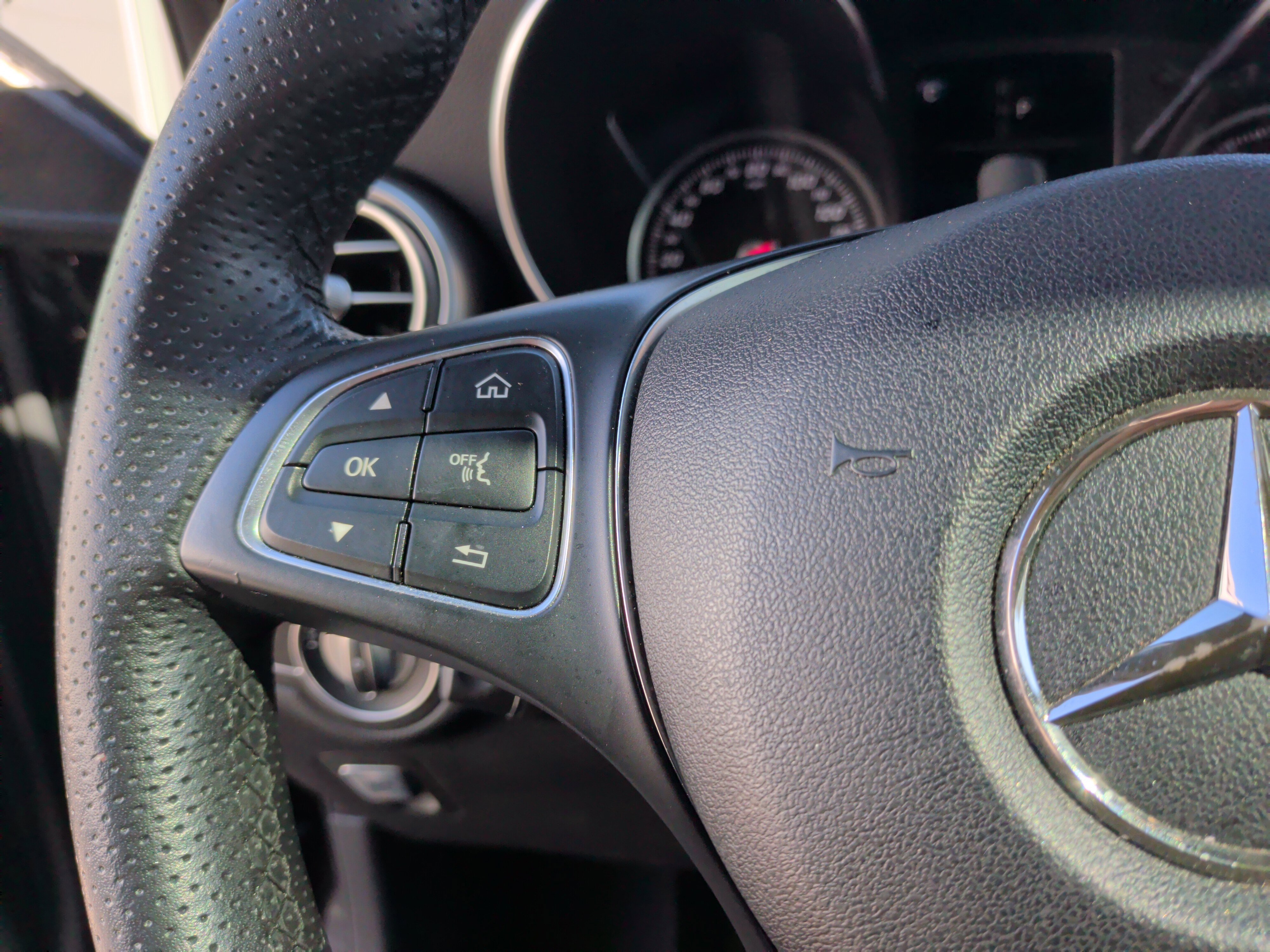 Used 2018 Mercedes-Benz GLC 300 image 19