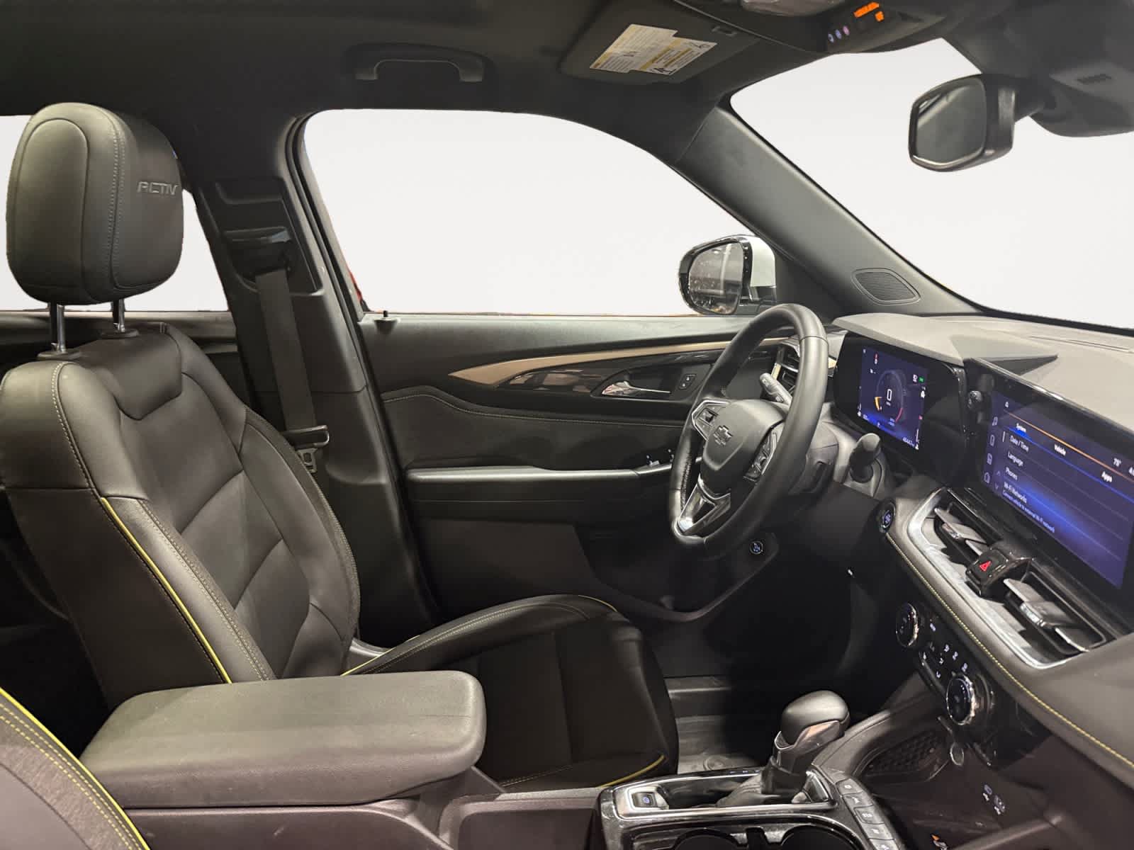 Used 2025 Chevrolet TrailBlazer ACTIV w/ Convenience Package FWD image 16