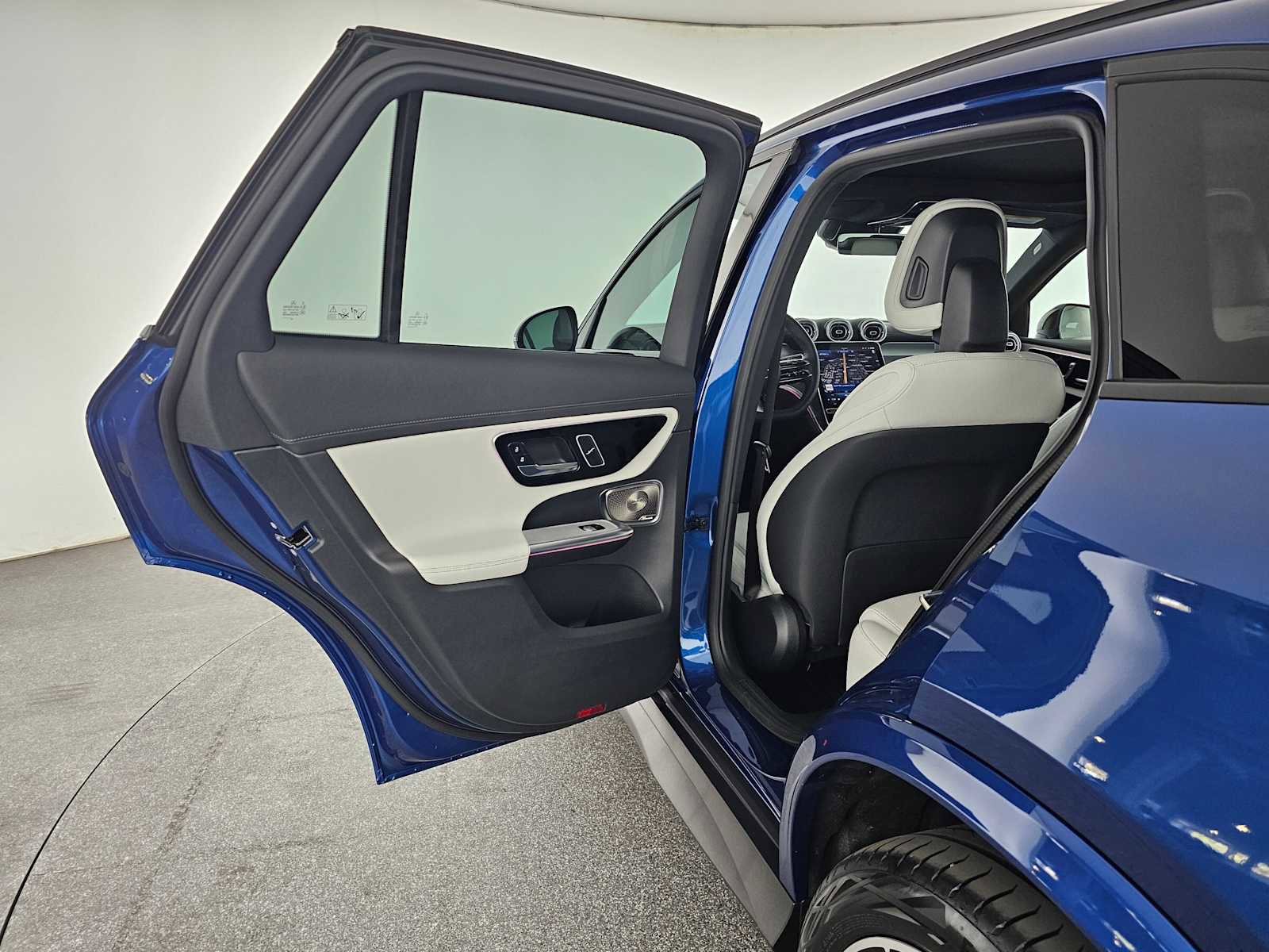 Used 2026 Mercedes-Benz GLC 300 4MATIC image 15