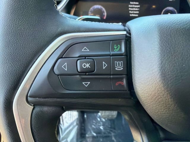 Used 2023 Jeep Grand Cherokee Laredo w/ Luxury Tech Group I AWD/4WD image 31