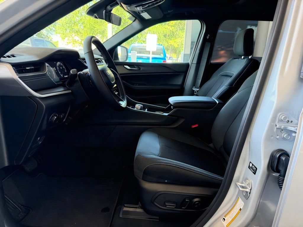 New 2026 Jeep Grand Cherokee Laredo X RWD image 13