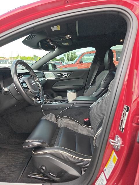 Used 2019 Volvo S60 T6 R-Design AWD/4WD image 2