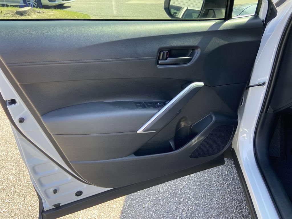 Used 2024 Toyota Corolla Cross LE w/ Moonroof Package FWD image 10