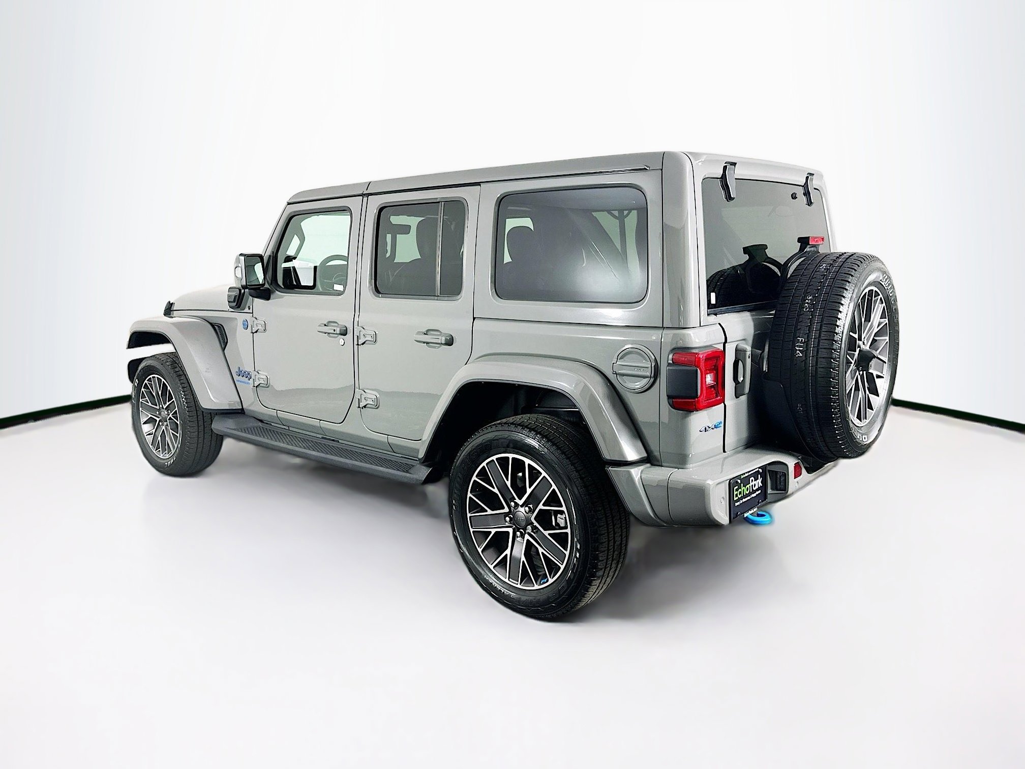 Used 2023 Jeep Wrangler Unlimited Sahara image 5
