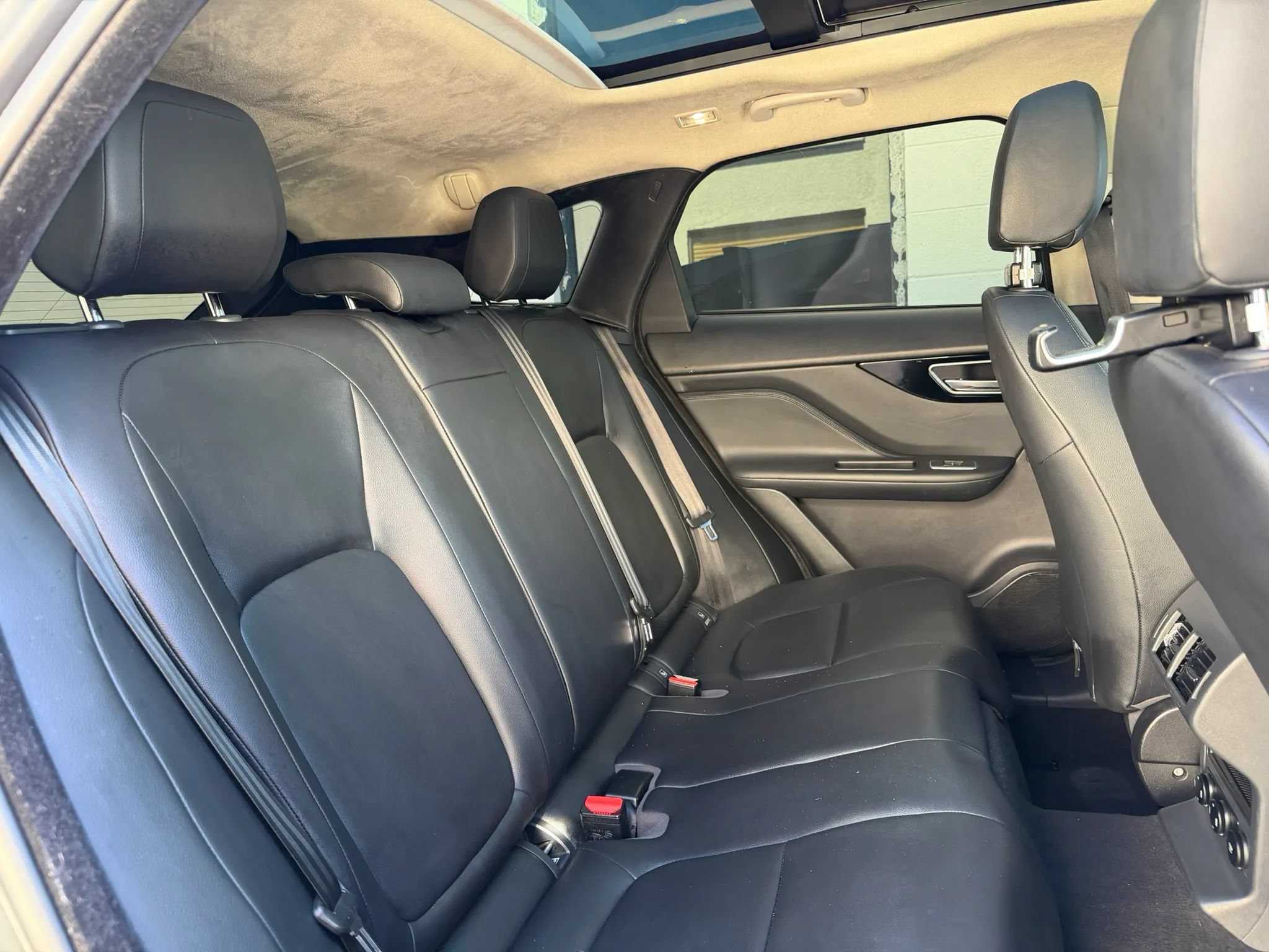 Used 2020 Jaguar F-PACE Premium AWD/4WD image 14