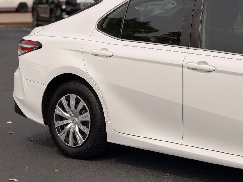 Used 2020 Toyota Camry LE FWD image 7