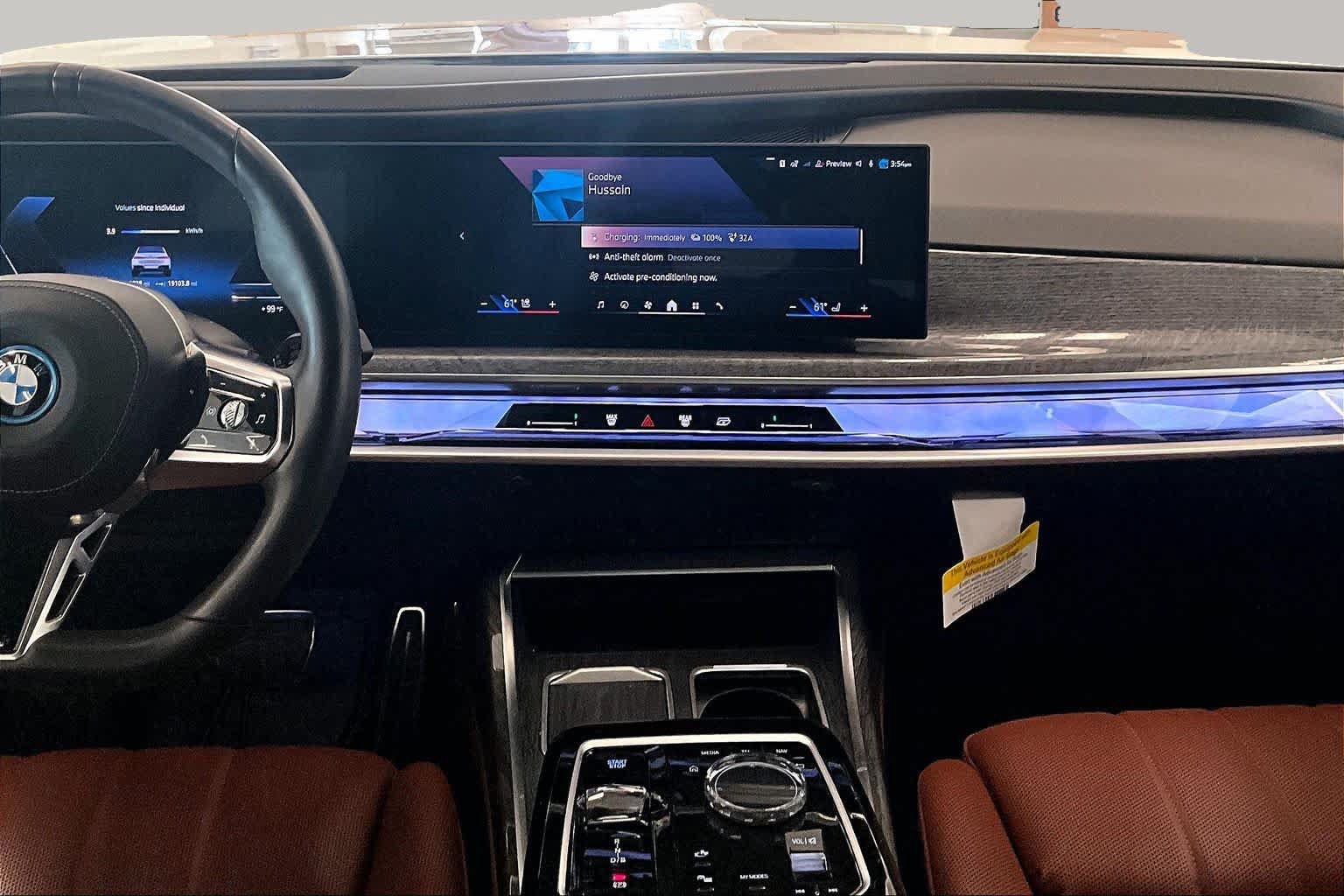 Used 2025 BMW i7 xDrive60 AWD/4WD image 6