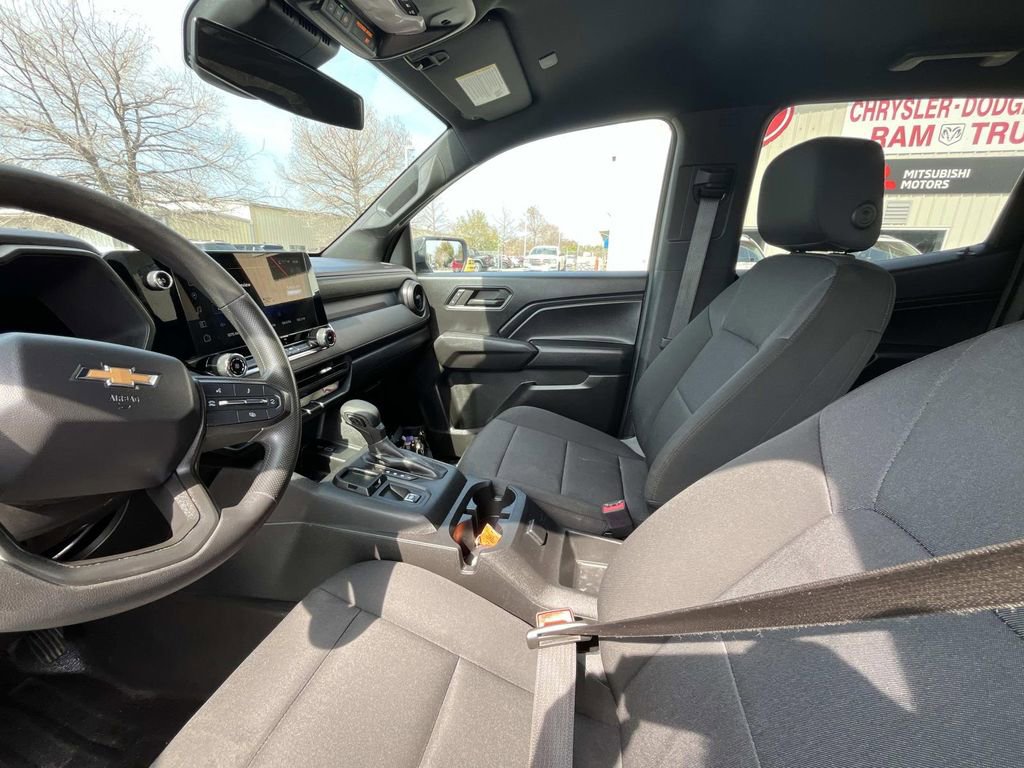 Used 2023 Chevrolet Colorado W/T image 7