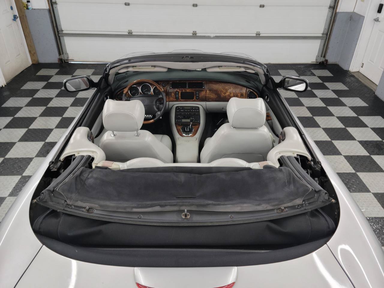 Used 2005 Jaguar XK8 Convertible RWD image 16