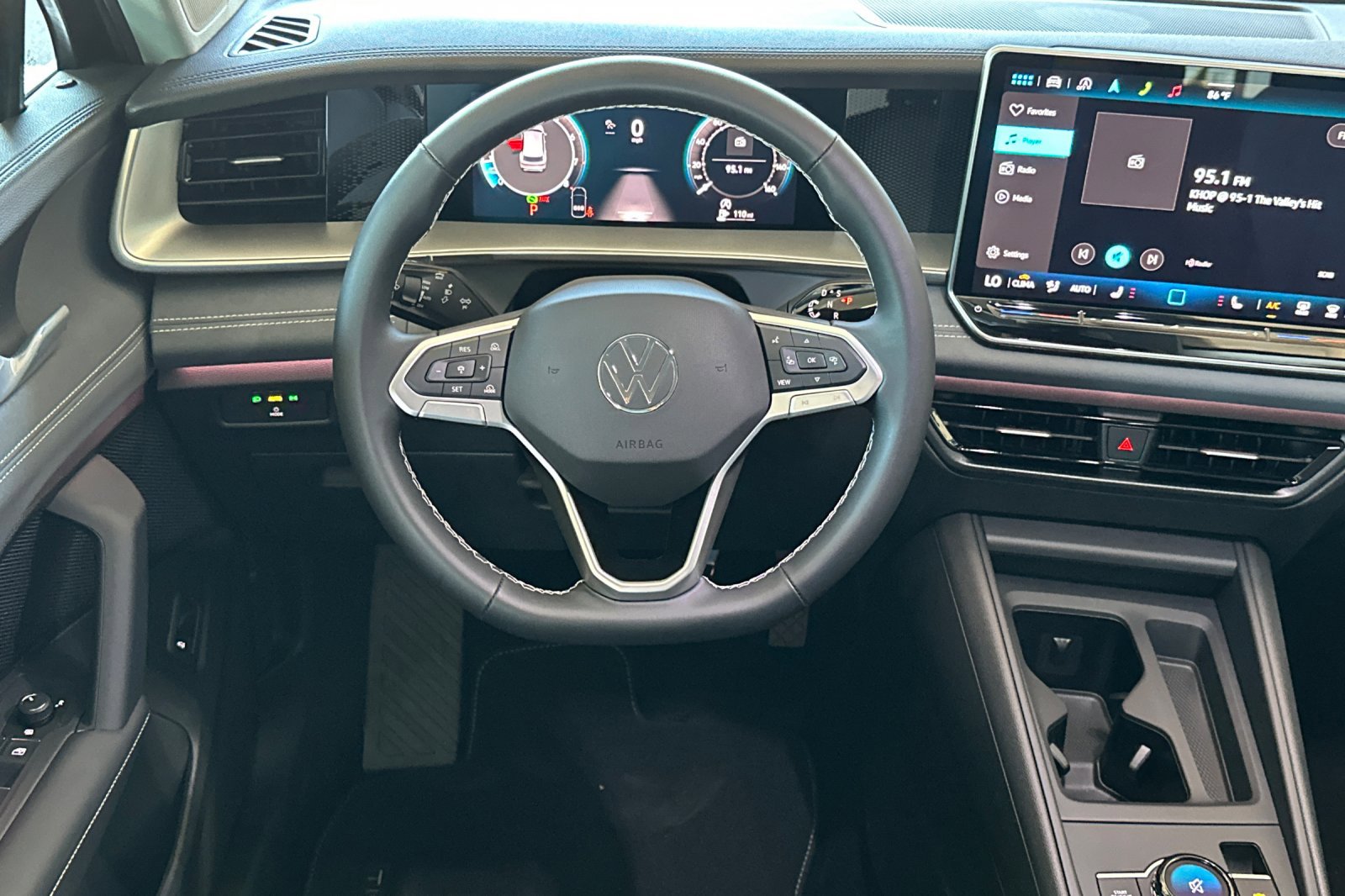 New 2025 Volkswagen Tiguan SE image 14