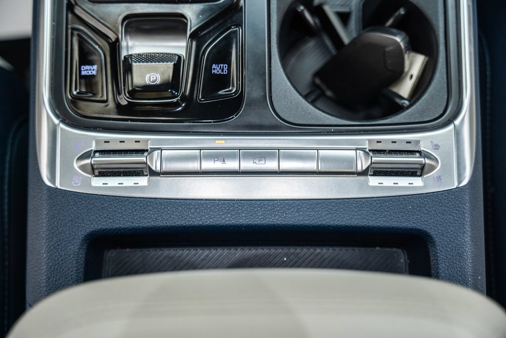 Used 2025 Kia Carnival SX FWD image 27