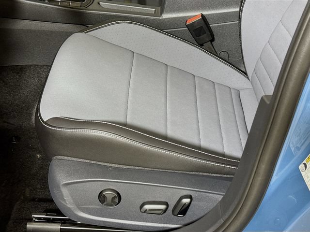 New 2026 Volkswagen Jetta SE FWD image 16