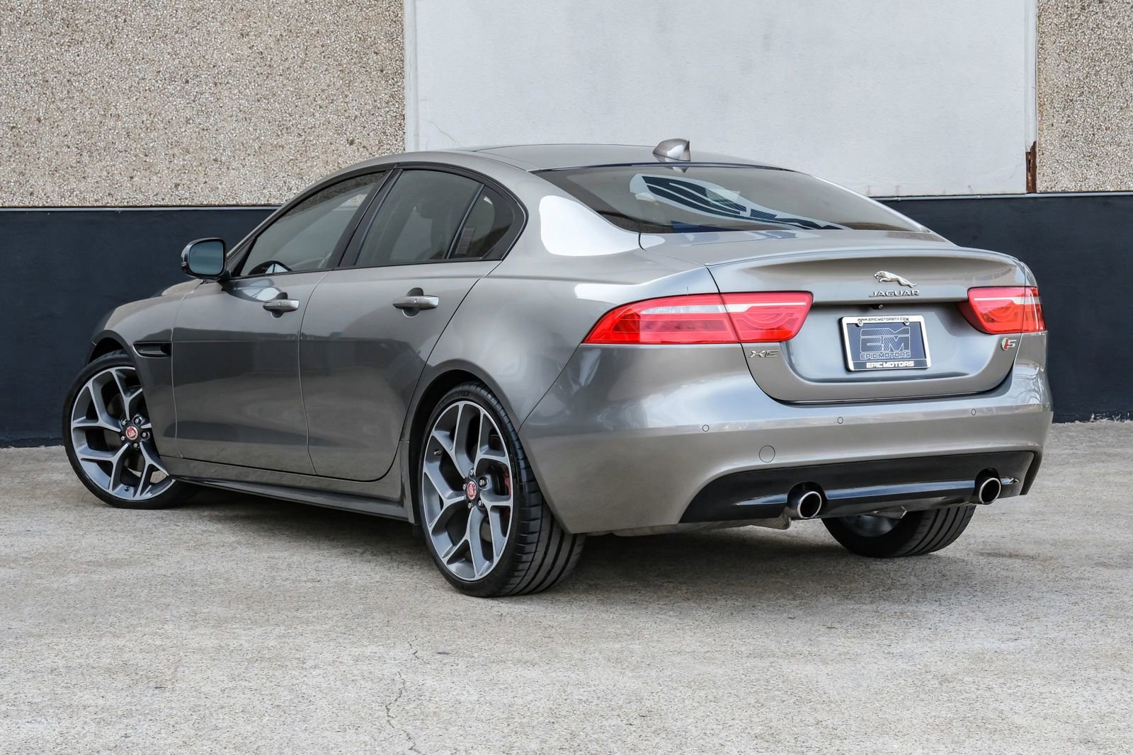 Used 2019 Jaguar XE S image 13
