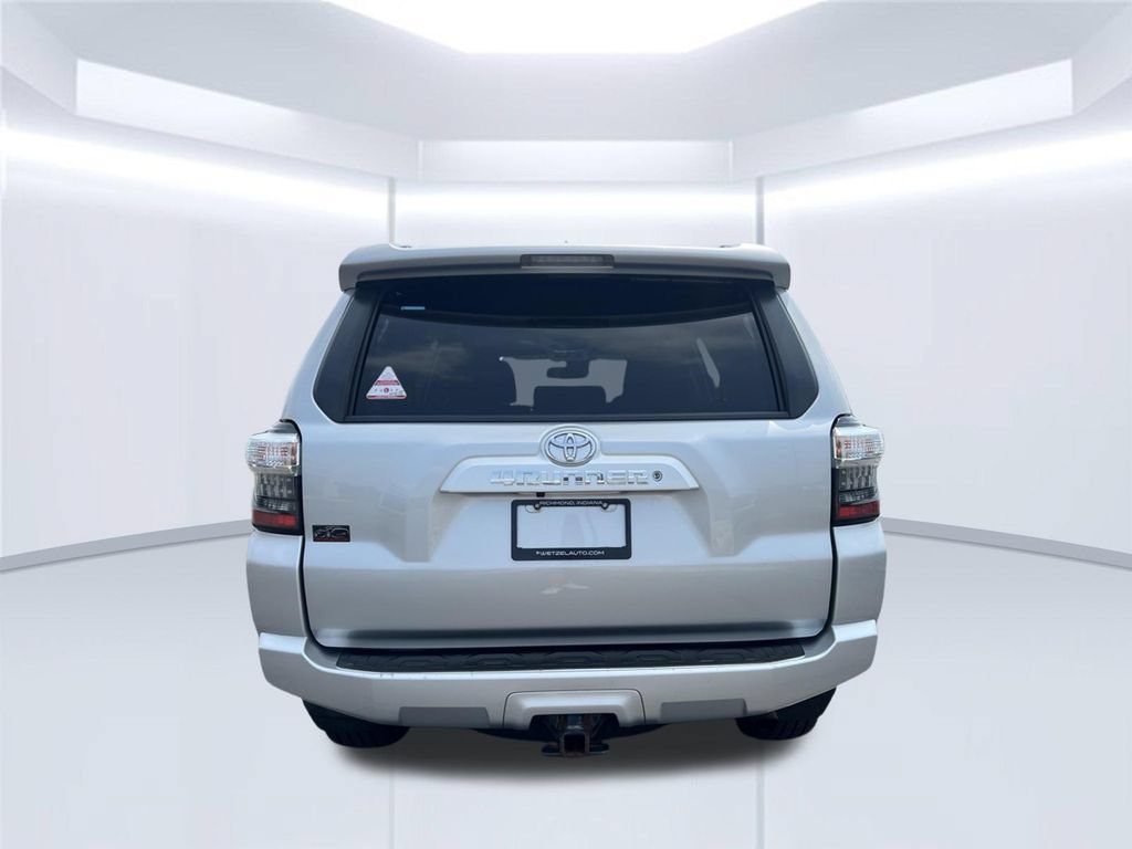Used 2020 Toyota 4Runner SR5 AWD/4WD image 5