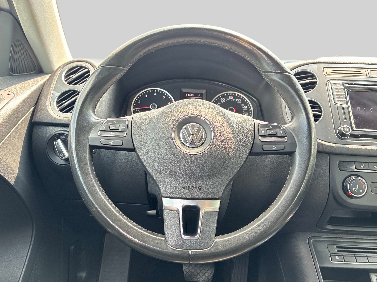 Used 2017 Volkswagen Tiguan S AWD/4WD image 19