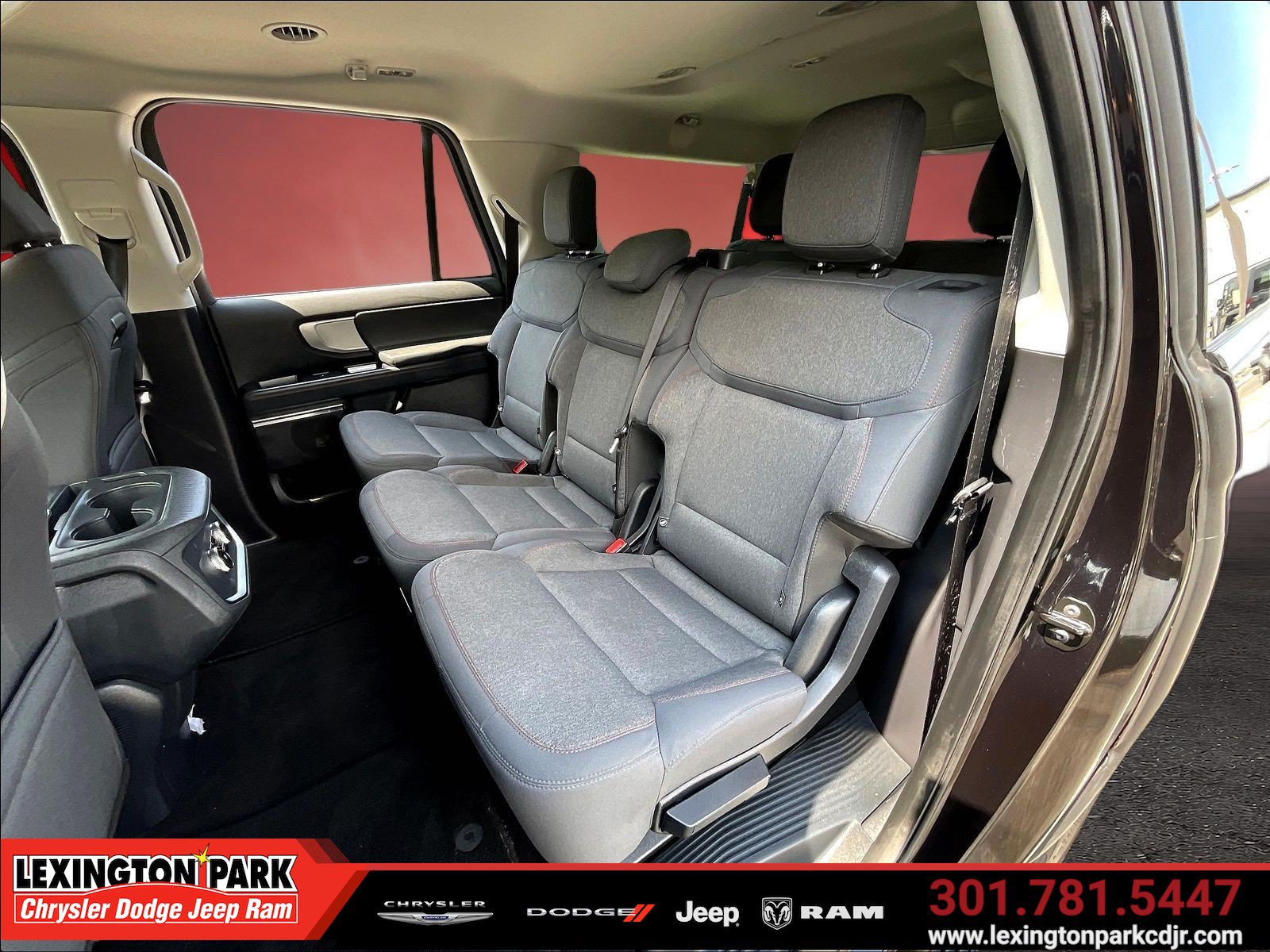 Used 2025 Ford Expedition Max Active AWD/4WD image 21