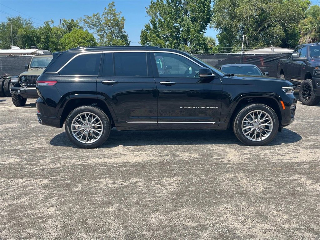 New 2025 Jeep Grand Cherokee Summit image 6