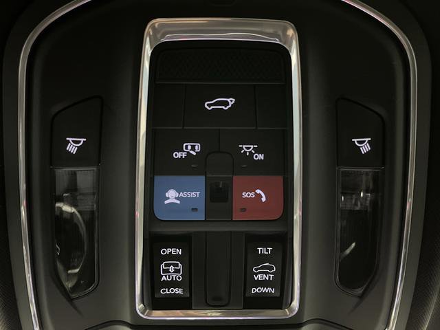 Used 2023 Jeep Grand Cherokee Altitude image 24