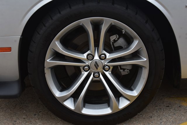 Used 2022 Dodge Challenger R/T image 9