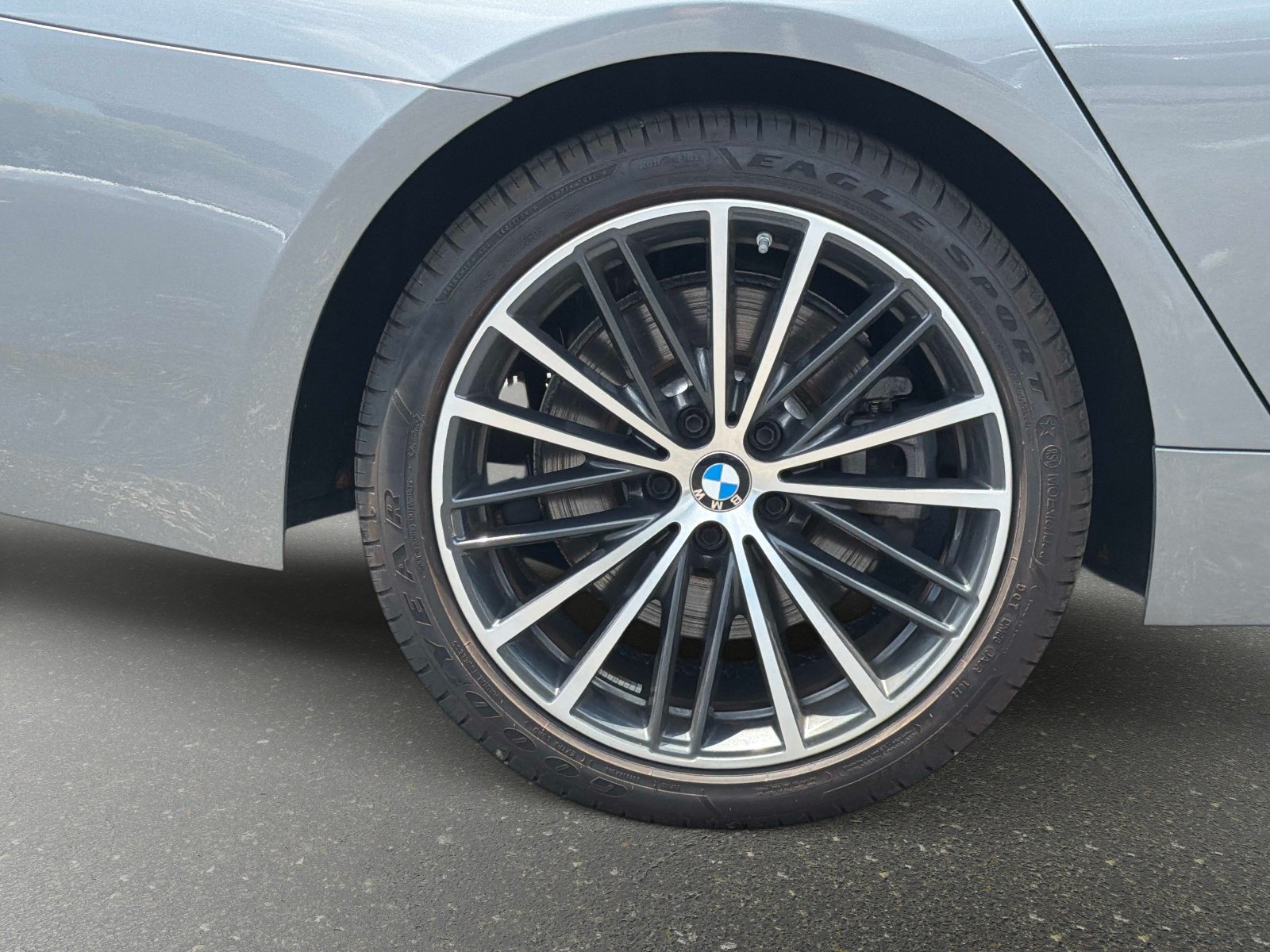 Used 2023 BMW 540i xDrive w/ Convenience Package AWD/4WD image 18