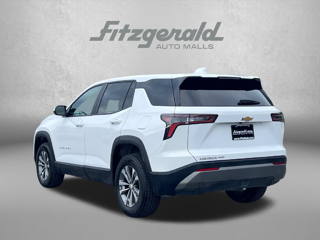 Used 2026 Chevrolet Equinox LT AWD/4WD image 9