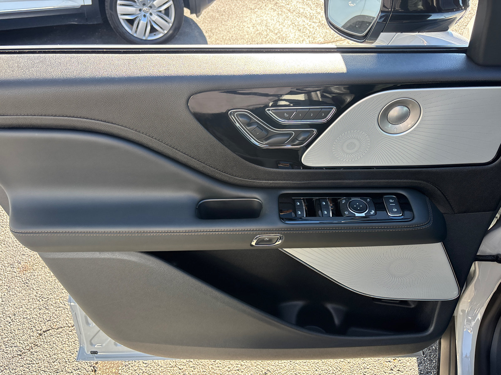 New 2027 Lincoln Aviator Reserve AWD/4WD image 11