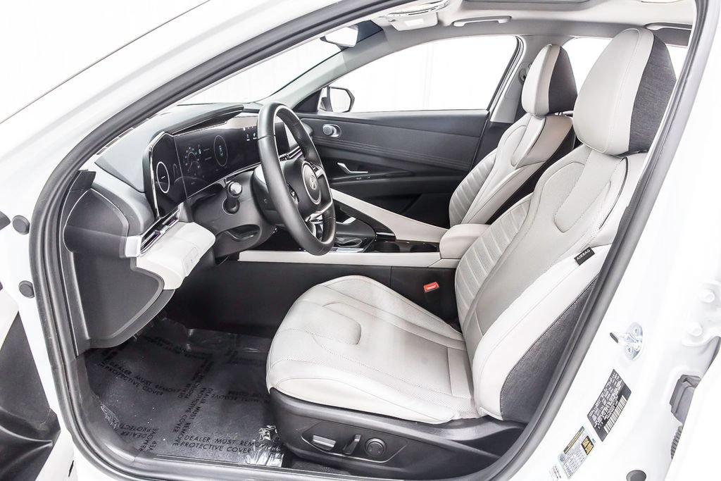Used 2025 Hyundai Elantra Limited FWD image 27
