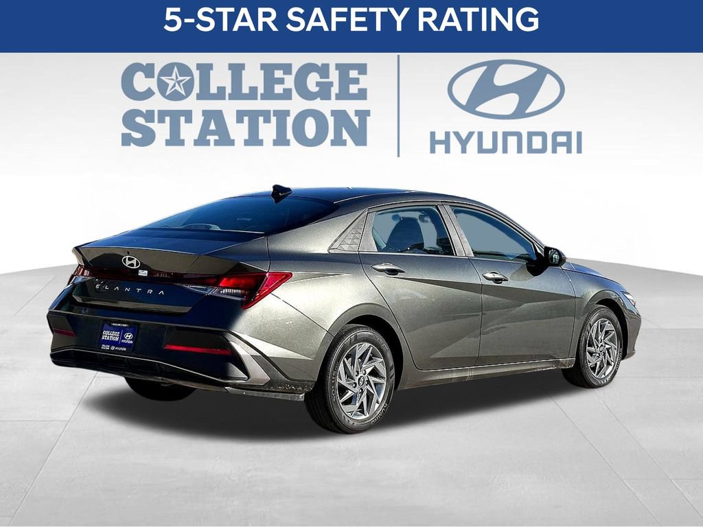 Used 2024 Hyundai Elantra SEL FWD image 7
