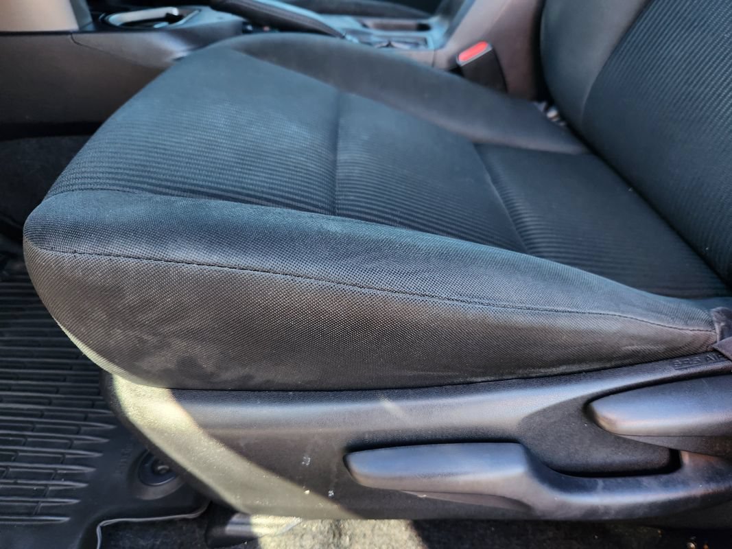 Used 2018 Toyota RAV4 LE w/ All Weather Liner Package AWD/4WD image 26