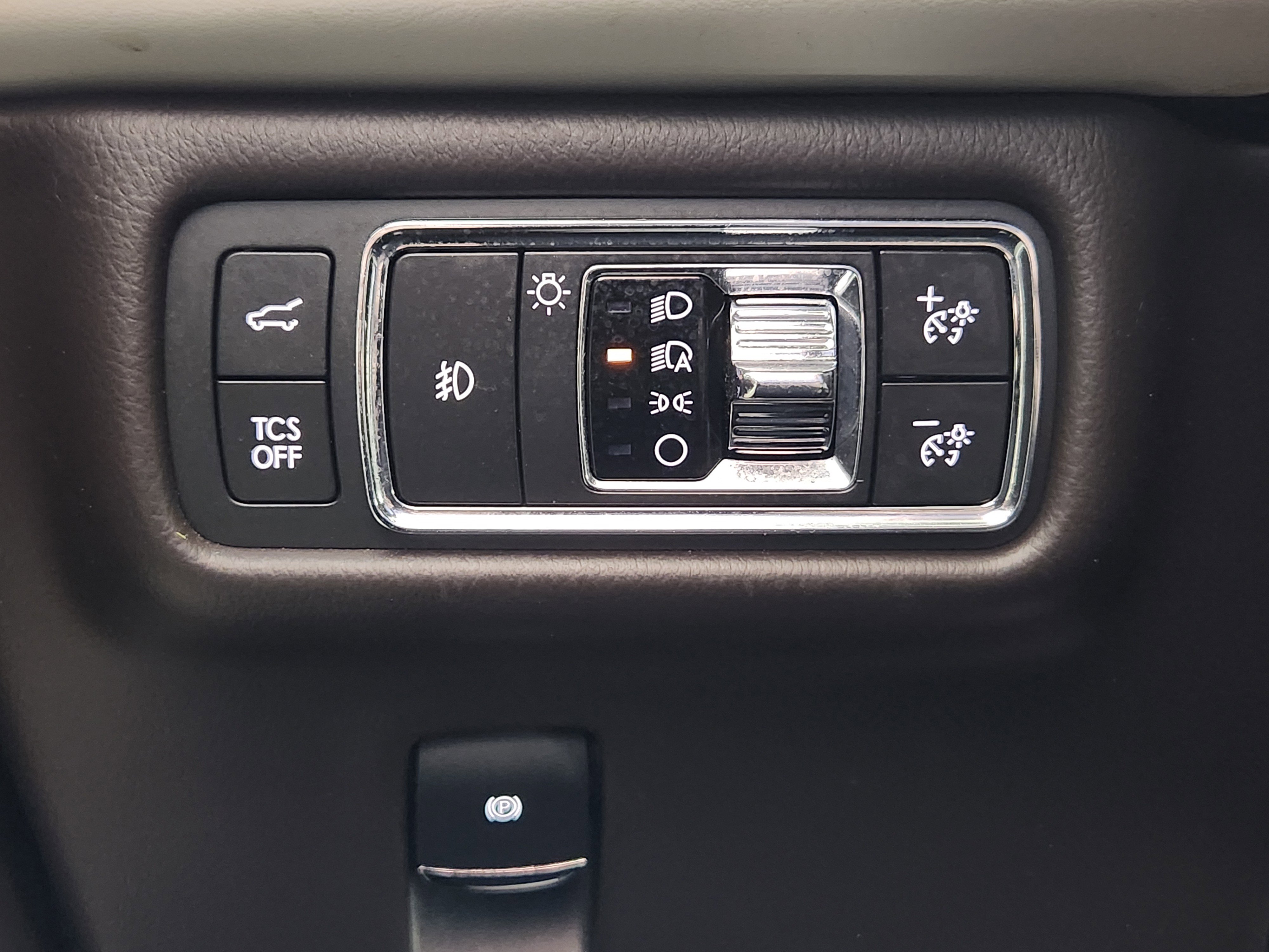 Used 2022 Lincoln Nautilus Black Label w/ Class II Trailer Tow Package image 27