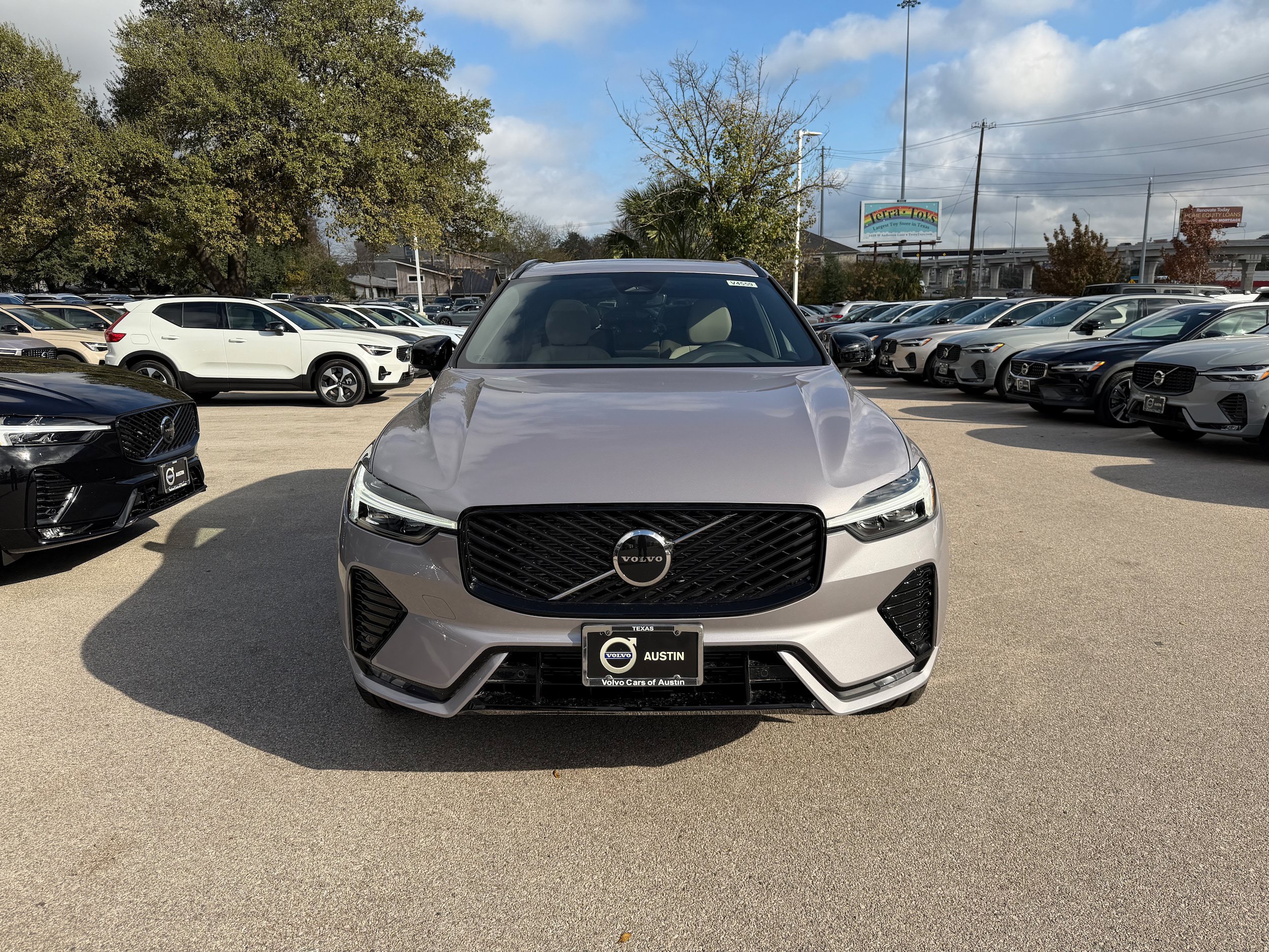 New 2026 Volvo XC60 B5 Core AWD/4WD image 6
