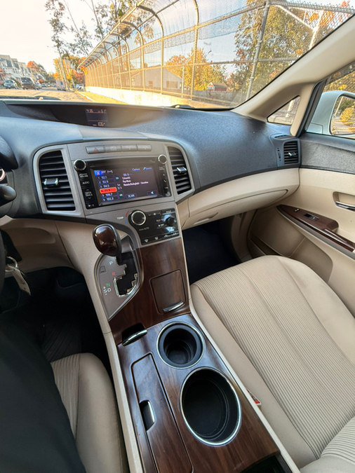 Used 2013 Toyota Venza LE AWD/4WD image 18