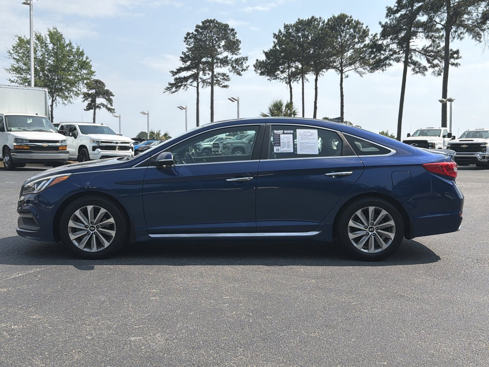 Used 2017 Hyundai Sonata Sport w/ Value Edition Package 02 FWD image 9