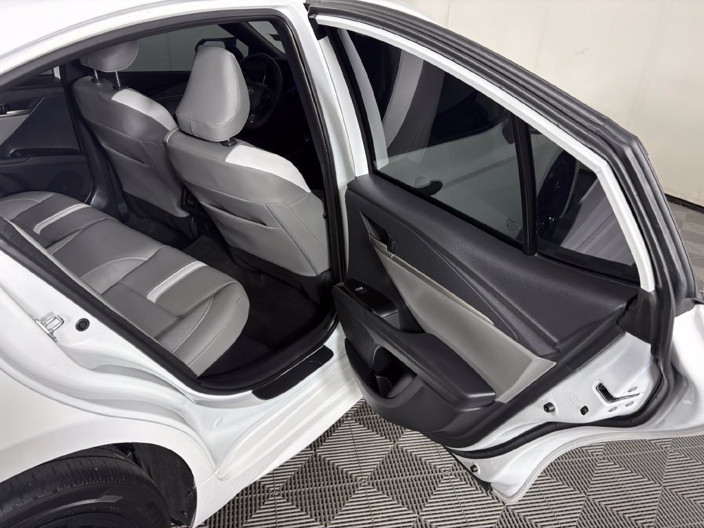Used 2026 Toyota Camry SE AWD/4WD image 31