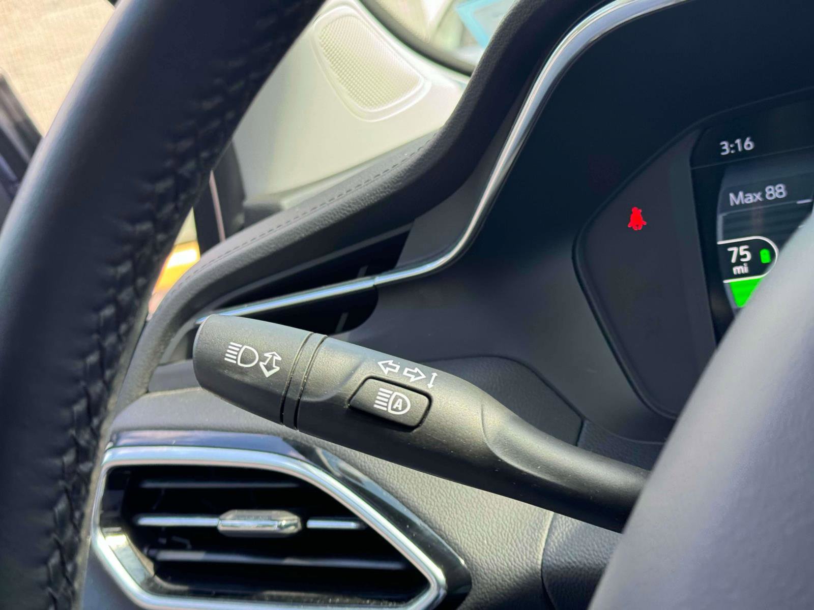 Used 2022 Chevrolet Bolt EUV LT w/ Convenience Package image 22