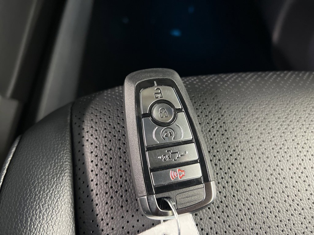 New 2026 Ford F250 Lariat w/ Black Appearance Package image 45