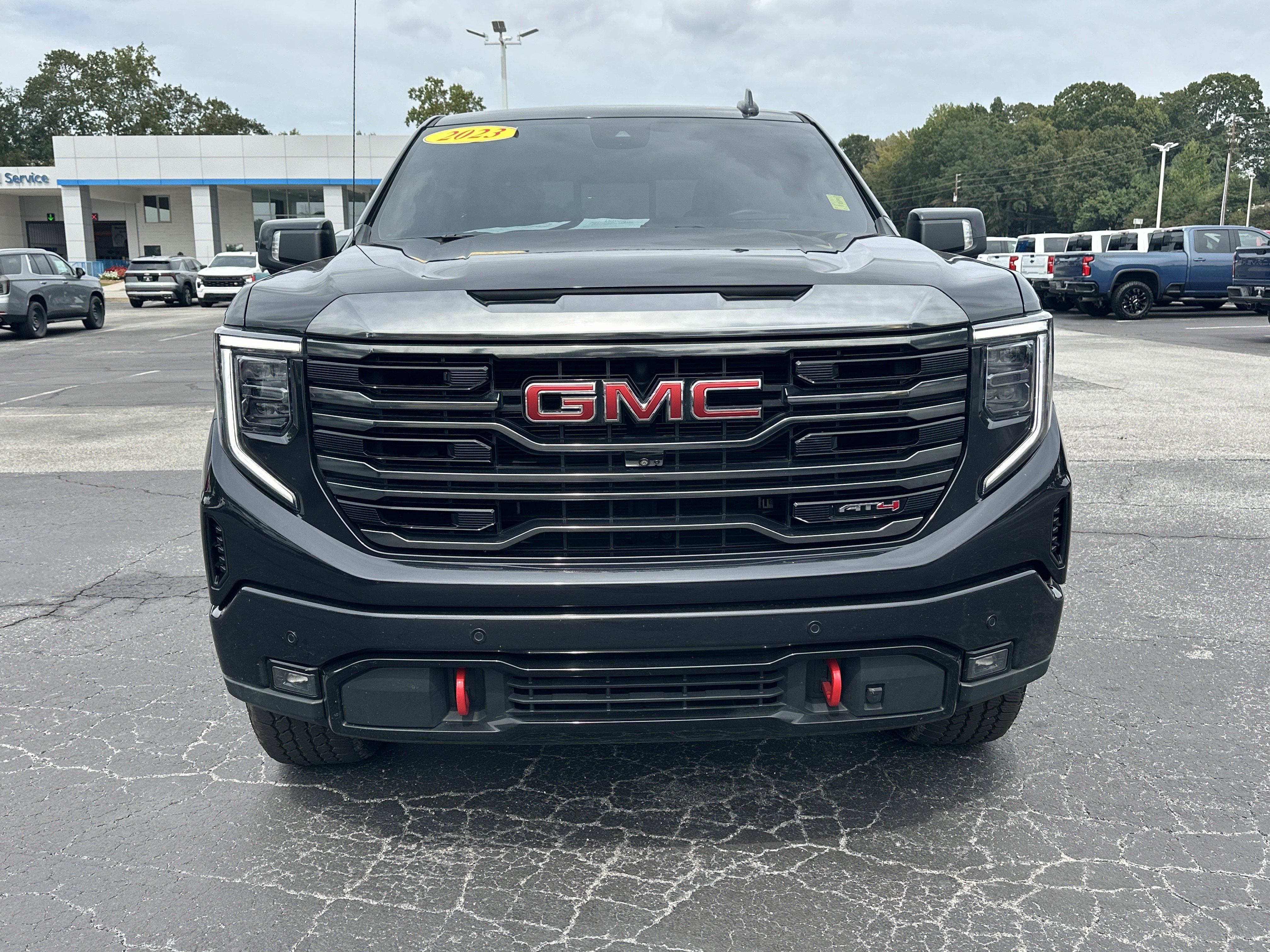 Used 2023 GMC Sierra 1500 AT4 w/ Technology Package image 3
