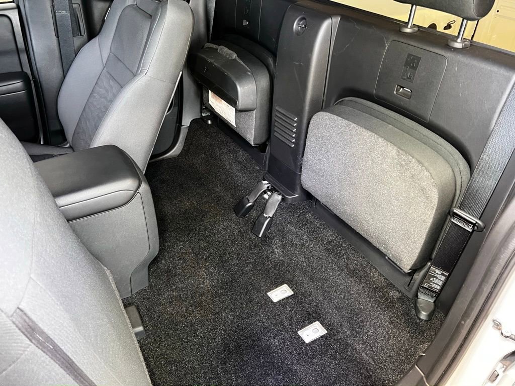 Used 2025 Nissan Frontier S image 42